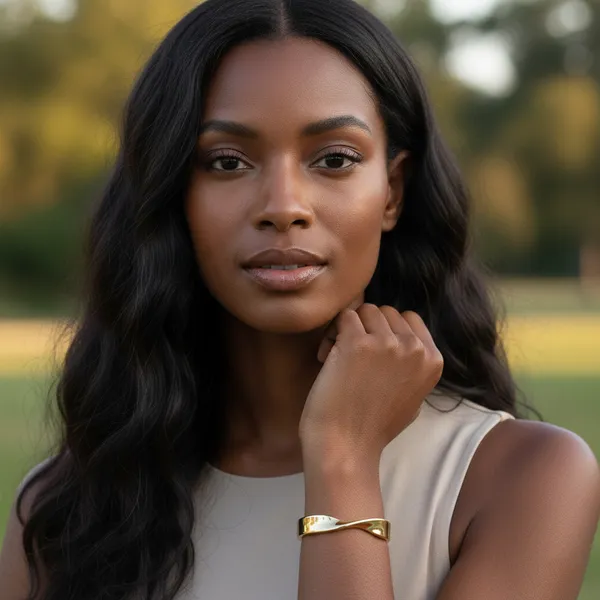 Gold_Seren_Infinity_Curve_Bangle_For_Women