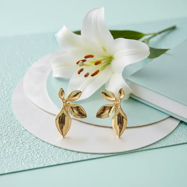 Gold_Signature_Botanical_Luxe_Earrings_For_Women
