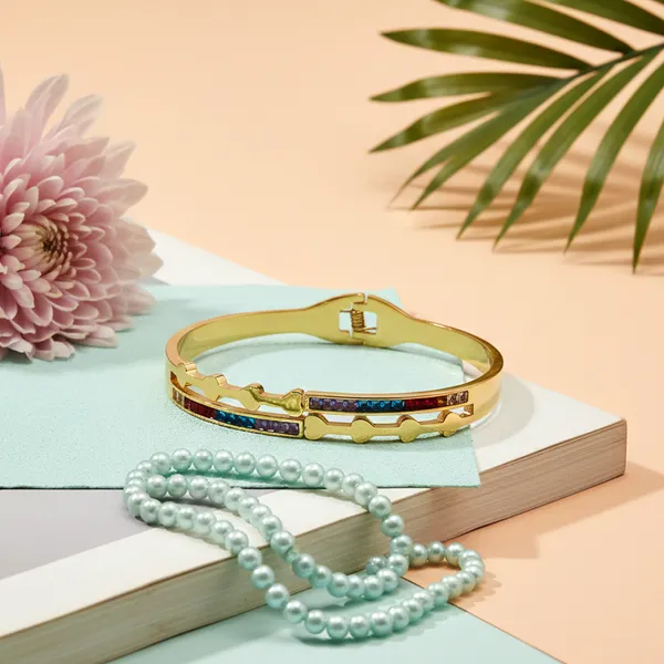 Gold_Prism_Luxe_Gold_Tone_Bangle_For_Women