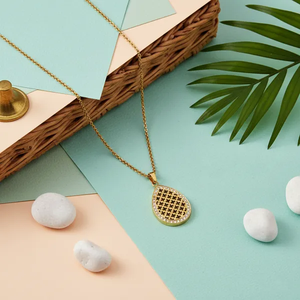 Gold_Brass_And_Mixed_Alloy_Necklace_For_Women