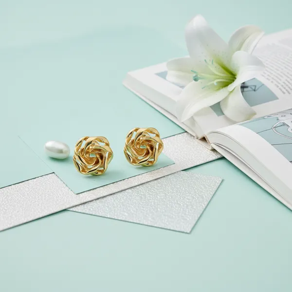 Gold_Refined_Loop_Harmony_Studs_For_Women