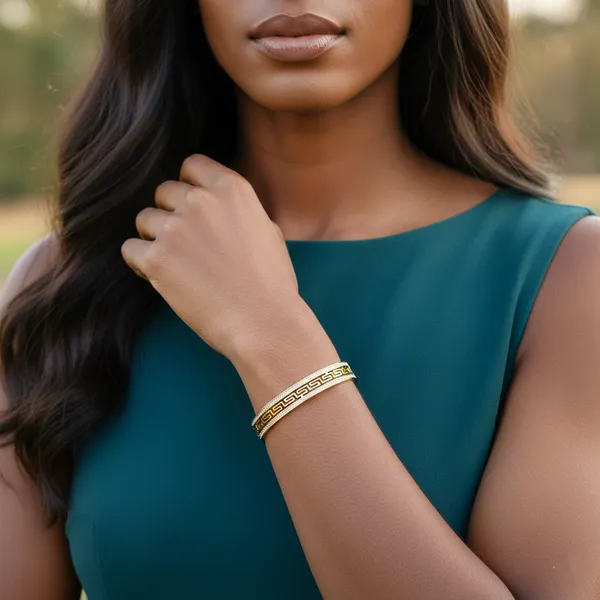 Gold_Imperial_Edge_Designer_Bangle_For_Women