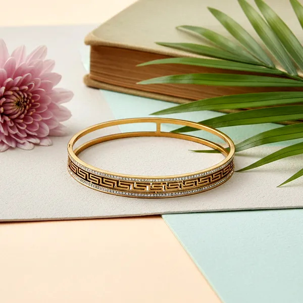 Gold_Imperial_Edge_Designer_Bangle_For_Women