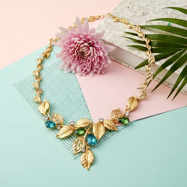Gold_Royal_Leaf_Elegance_Jewellery_Set_For_Women