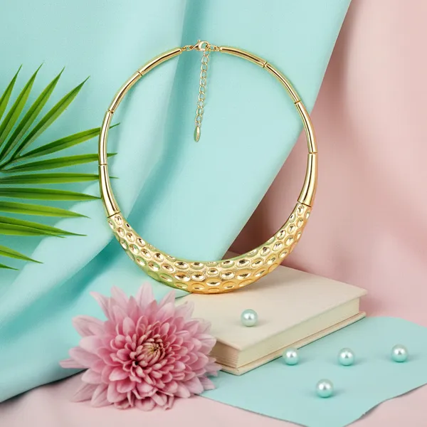 Gold_Modern_Textured_Elegance_Jewelry_Set_For_Women