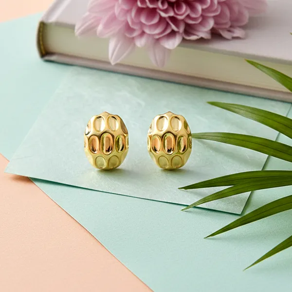 Gold_Modern_Textured_Elegance_Jewelry_Set_For_Women