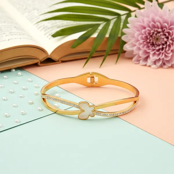 Gold_Butterfly_Grace_Designer_Bangle_For_Women