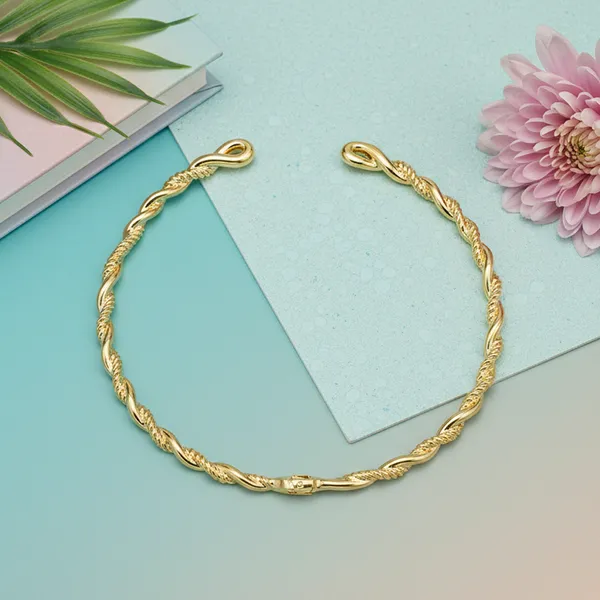 Gold_Eterna_Twist_Necklace_And_Earrings_Collection_For_Women