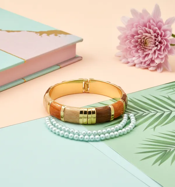 Multicolor_Amber_Glow_Gold_Tone_Panel_Bangle_For_Women