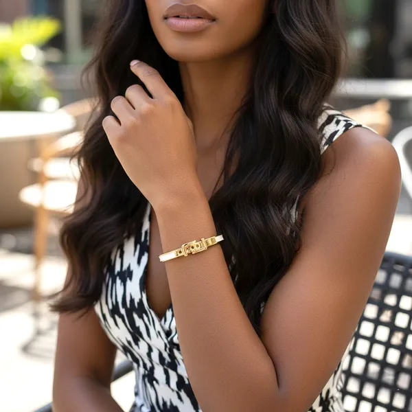 Gold_Luxe_Buckle_Elegance_Bangle_For_Women