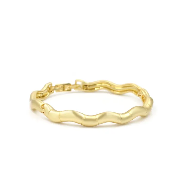 Gold_Élan_Sculpted_Harmony_Jewelry_Set_For_Women