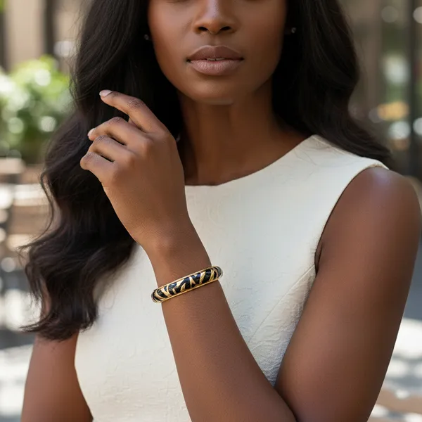 Black_And_Gold_Eclipse_Edge_Luxe_Bangle_For_Women