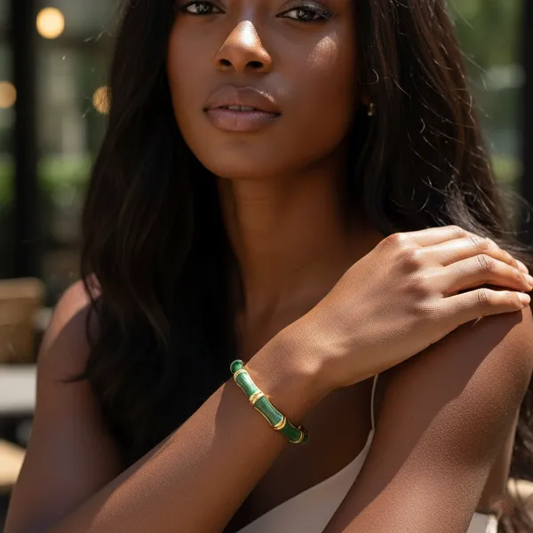 Green_And_Gold_Emerald_Glow_Hinged_Bangle_Metallic_Finish_For_Women