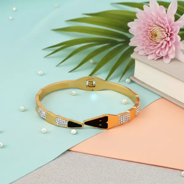 Gold_Midnight_Empress_Openable_Bangle_For_Women