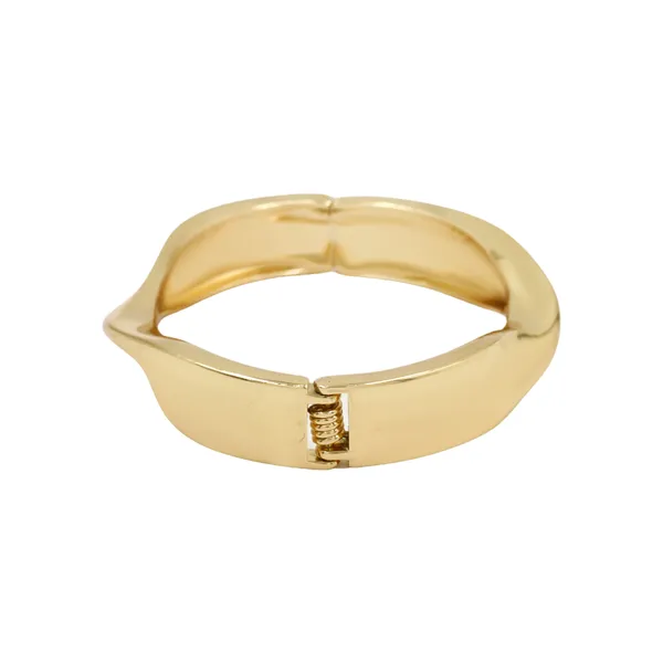 Gold_Aurum_Wave_Bracelet_For_Women