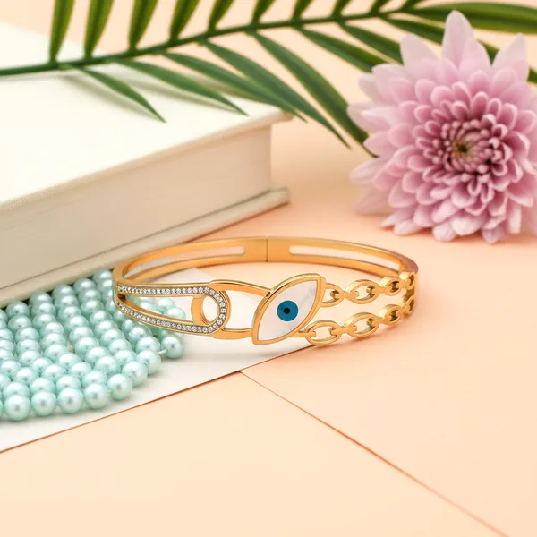 Gold_Guardian_Glow_Statement_Bangle_For_Women