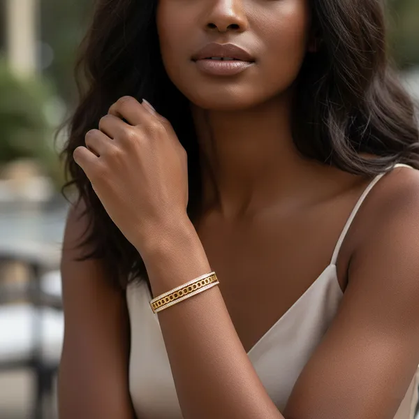 Gold_Grace_Glow_Gold_Tone_Bangle_For_Women
