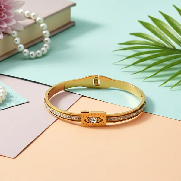 Gold_Signature_Spark_Cz_Elegance_Bangle_For_Women