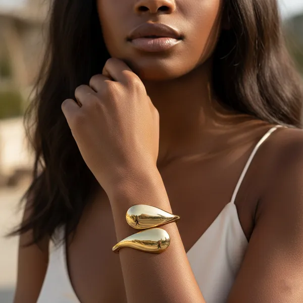 Gold_Nova_Twist_Bracelet_For_Women