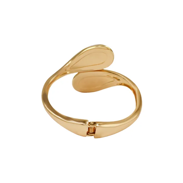 Gold_Nova_Twist_Bracelet_For_Women