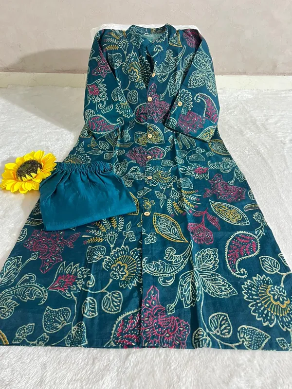 Teal_Floral_Printed_Kurta_with_Matching_Bottoms_and_Sunflower_Accent