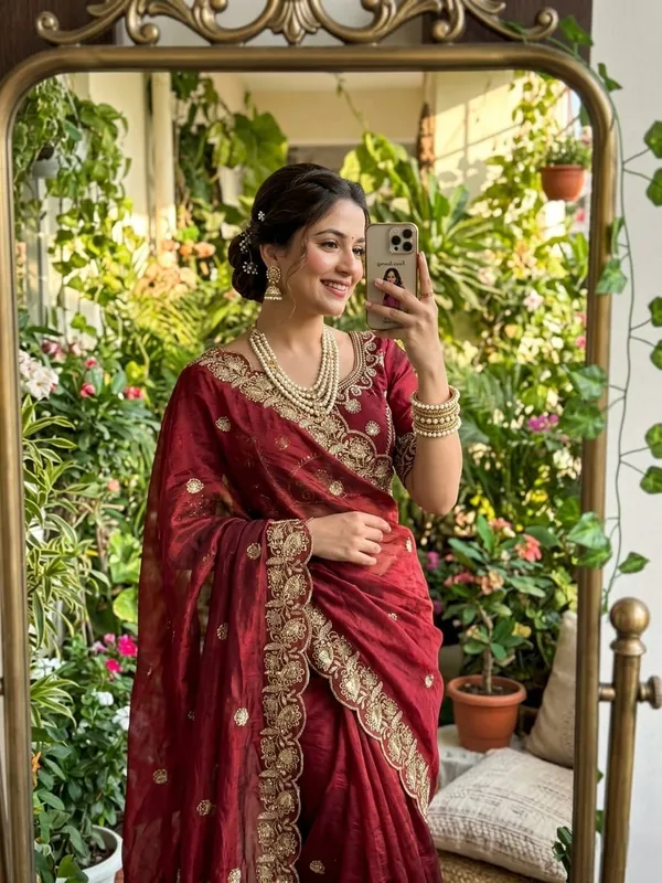 Maroon_Embroidered_Saree_with_Golden_Zari_Work_and_Blouse_Piece