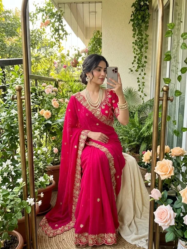 Elegant_Pink_Embroidered_Lehenga_Set_with_Heavy_Dupatta
