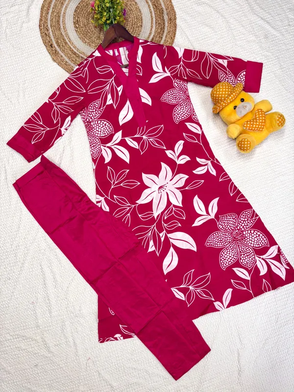 Magenta_Floral_Print_Kurti_with_Matching_Pants_Set