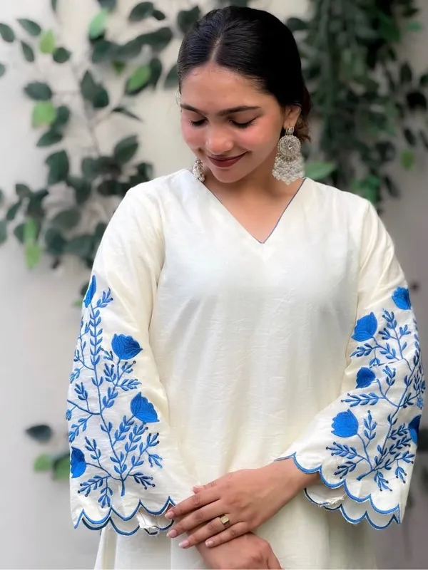Elegant_Off-White_Embroidered_Kurta_Dupatta_Set_with_Blue_Floral_Sleeves