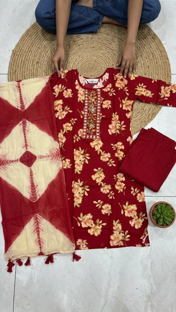 Red_Floral_Embroidered_Kurta_Set_with_Dupatta