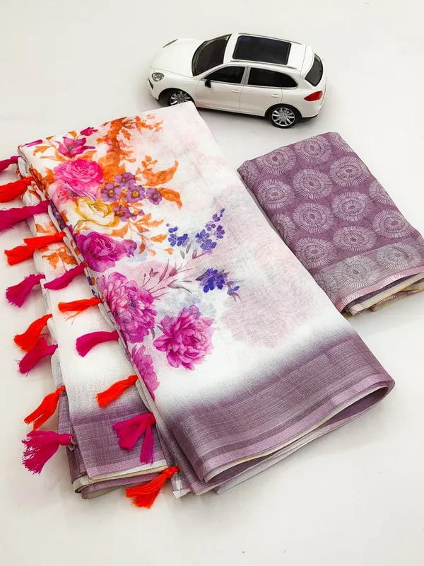 Floral_Digital_Print_Saree_with_Tassel_Detailing_and_Blouse_Piece