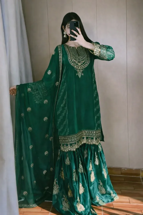 Elegant_Emerald_Green_Embroidered_Sharara_Suit_Set