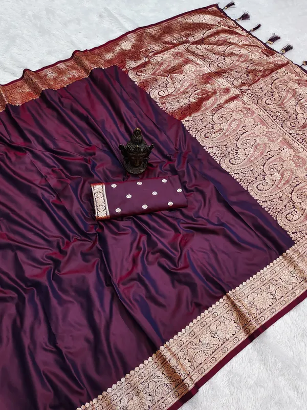 Purple_Banarasi_Silk_Saree_with_Golden_Zari_Work_and_Blouse_Piece