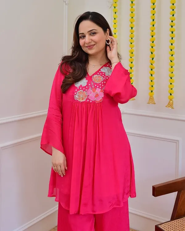 Vibrant_Pink_Embroidered_Kurti_Set_with_Floral_Detailing