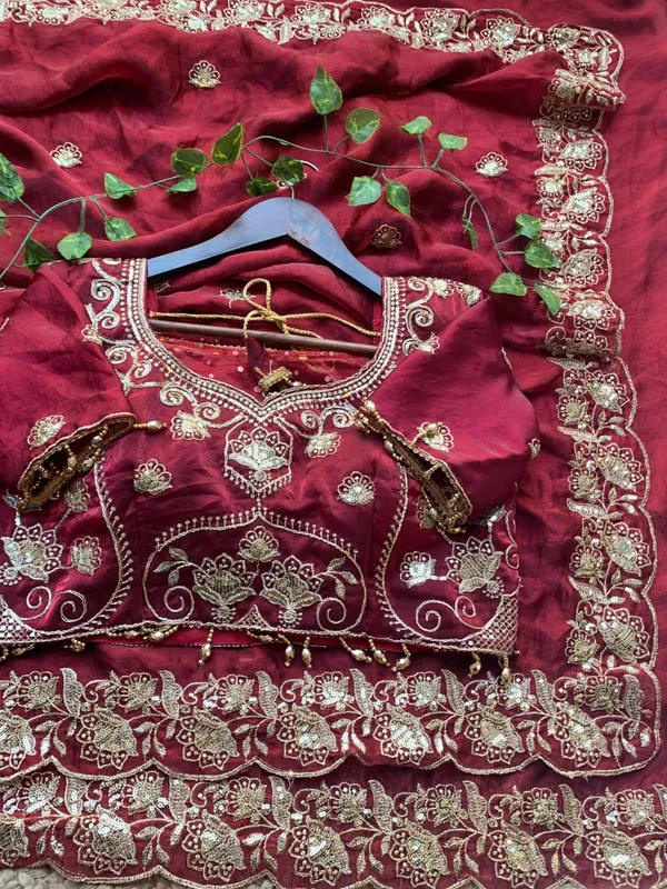 Maroon_Embroidered_Saree_with_Golden_Zari_Work_and_Blouse_Piece