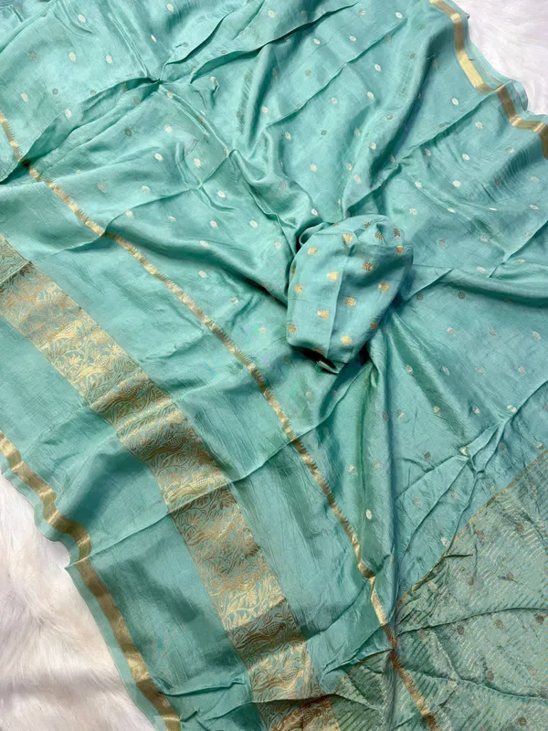 Turquoise_Blue_Silk_Saree_with_Golden_Border_and_Embroidered_Pallu
