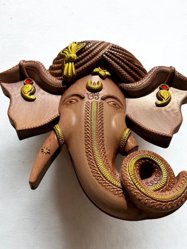 Wooden_Finish_With_Golden_Touch_Premium_Quality_Ganesh_Face