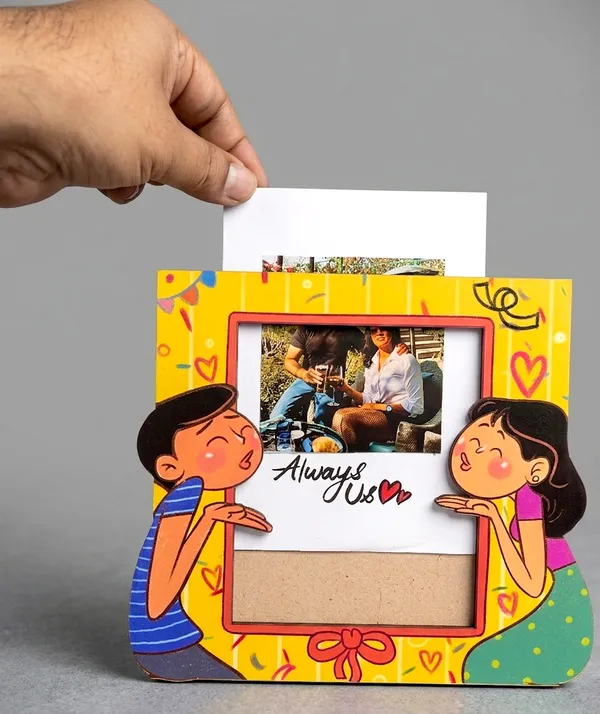 Wooden_Family_Kiss_Themed_Photo_Frame_|_For_Home_Decor_&_Pet_Lovers_|_7.5_X_8_Inch