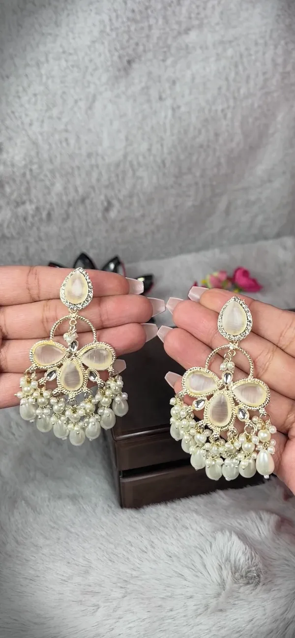 Stone_&_Pearl_Long_Earrings