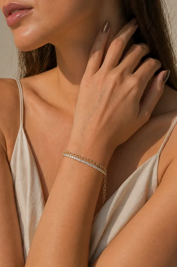 Celeste_Spark_Adjustable_Gold_Bracelet