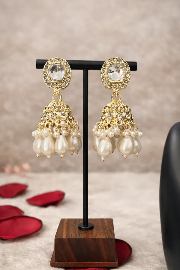 Elegant_Pearl_Choker_Necklace_Set_with_Matching_Earrings_&_Maang_Tikka