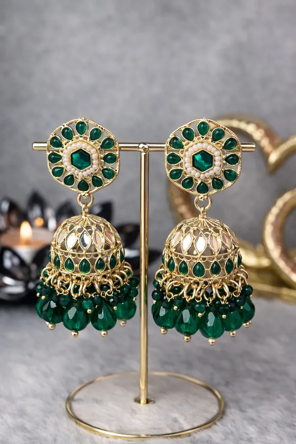 Green_Kundan_Jewellery_Set_–_Necklace,_Earrings_&_Maangtikka