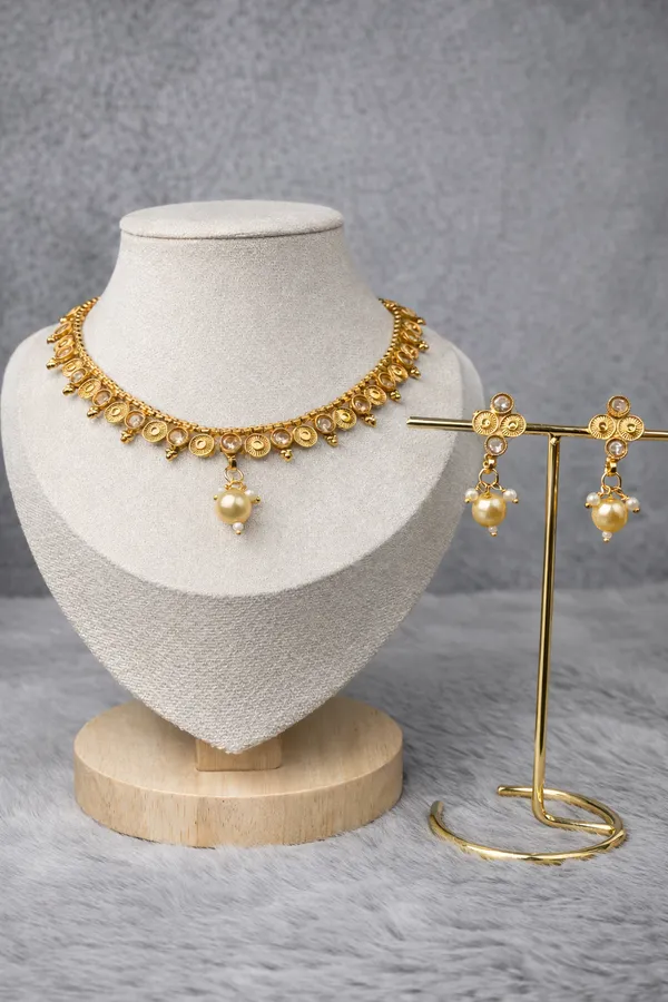 Sun_Radiance_1gm_Gold_Plated_Pearl_Choker_Set