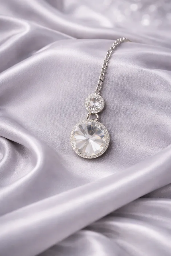 Silver_And_Clear_Classic_Look_Crystal_Necklace_Set_For_Women