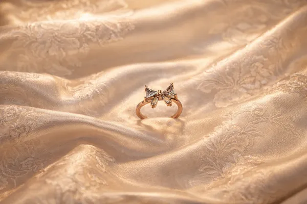 Rose_Gold_Ribbon_Ring_For_Women
