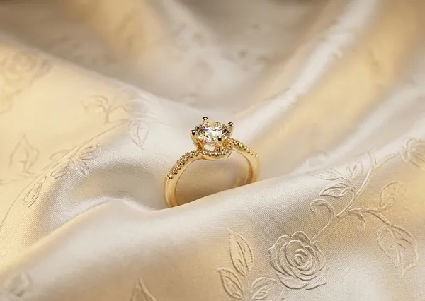 Golden_Crown_Ring_For_Women