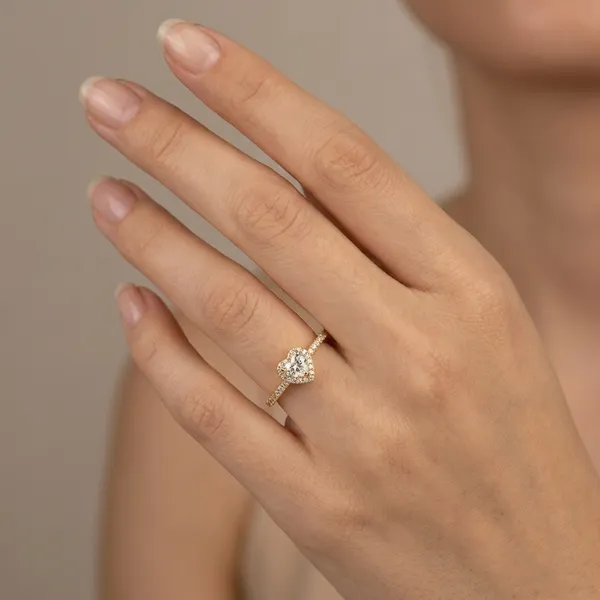 Radiant_Heart_Ring_For_Women