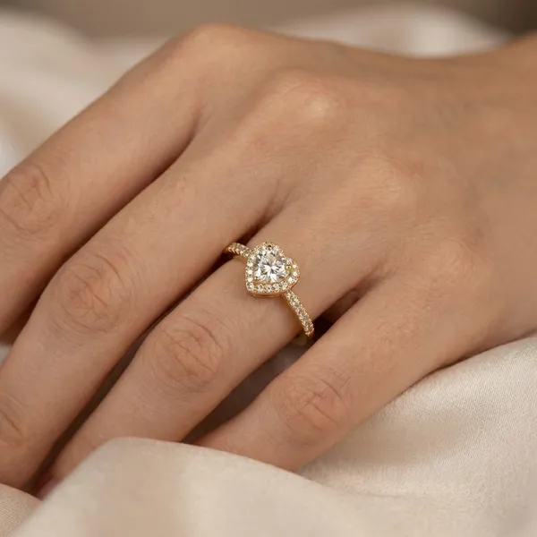 Radiant_Heart_Ring_For_Women