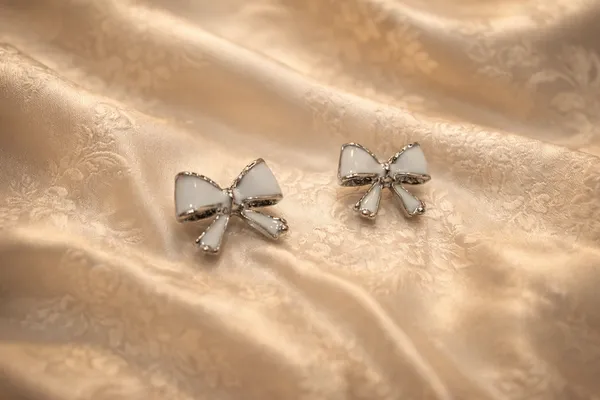 Mikudi_Makhmal_Silver_Ribbon_Earrings_For_Women