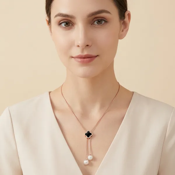 Aura_Quatrefoil_Necklace_For_Women